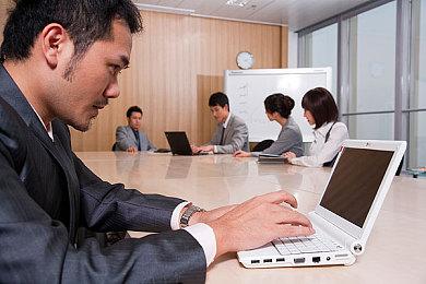 《瘟疫传说：安魂曲》中文实机概览预告片